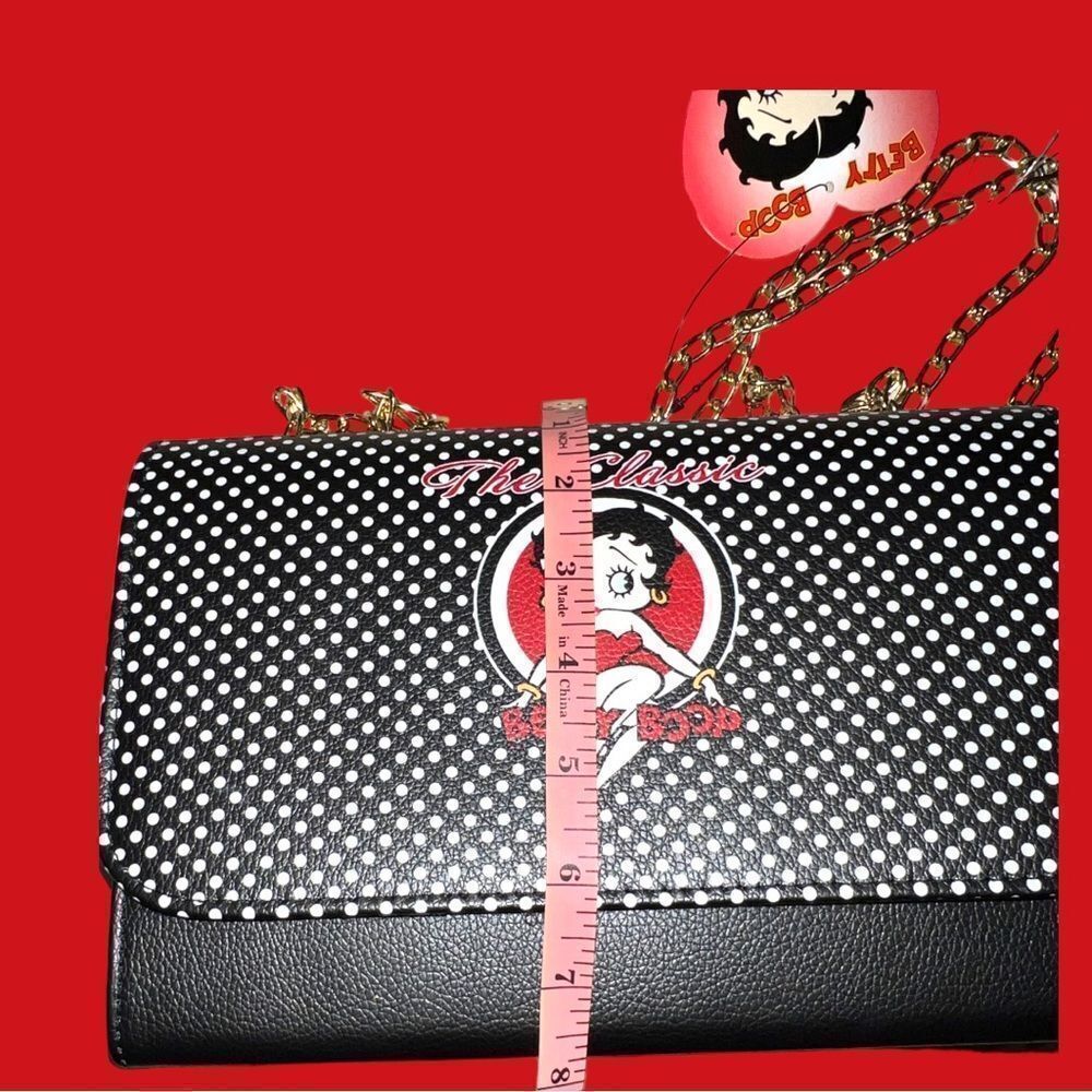 Betty Boop nwt adorable purse with adjustable chain strap! - Picture 9 of 10